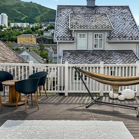 2 Bedroom Stunning In *