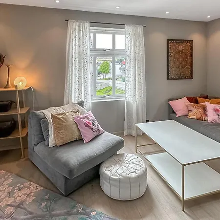 2 Bedroom Stunning In Apartman *